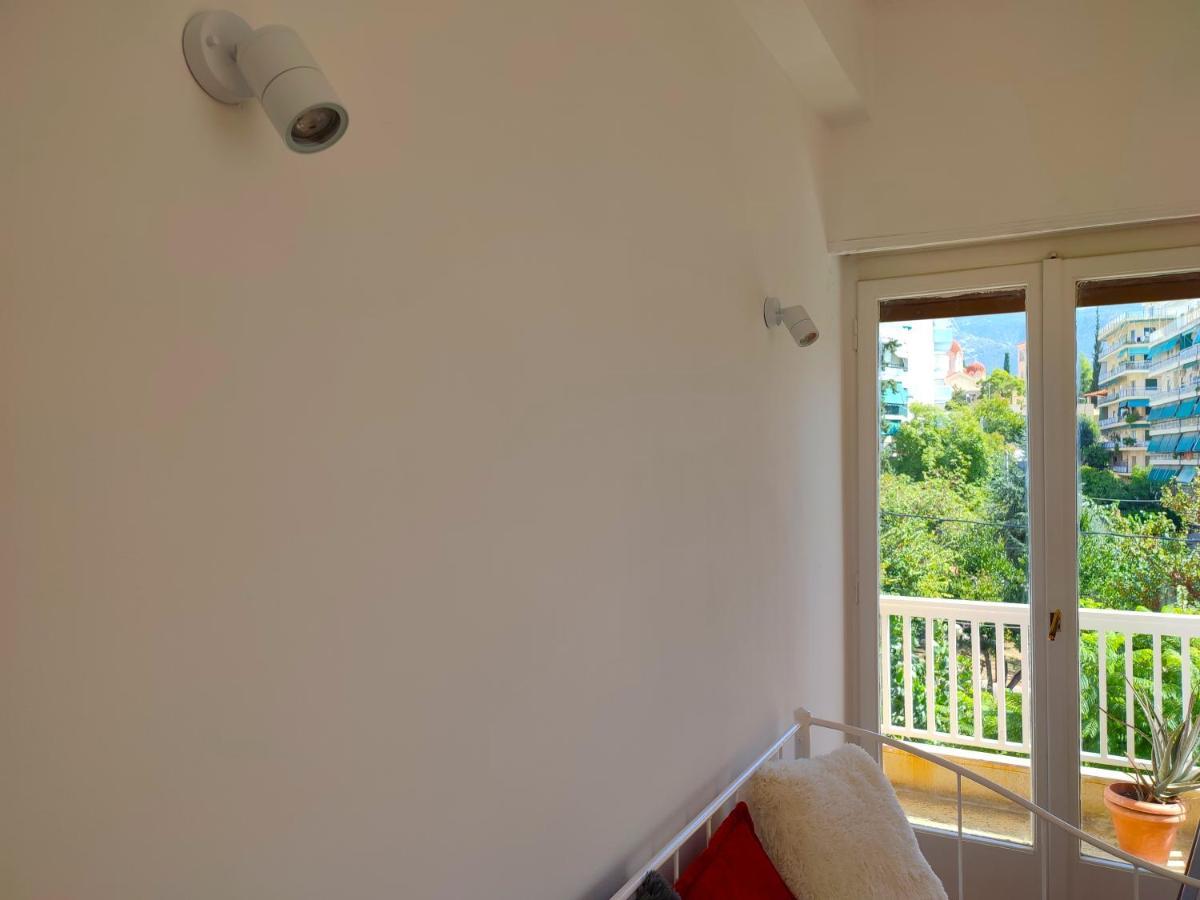 Vironos Extra Bright Apartment - Front Park And Monastery Atenas Exterior foto